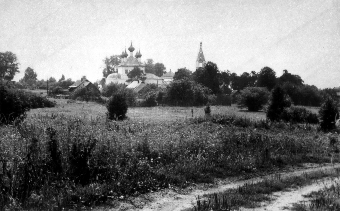 Храмовый комплекс. Церкви Николая Чудотворца и Владимирской иконы Божией Матери, Филяндино (Савинский район, Ивановская область). архивная фотография, Август 1976 г.