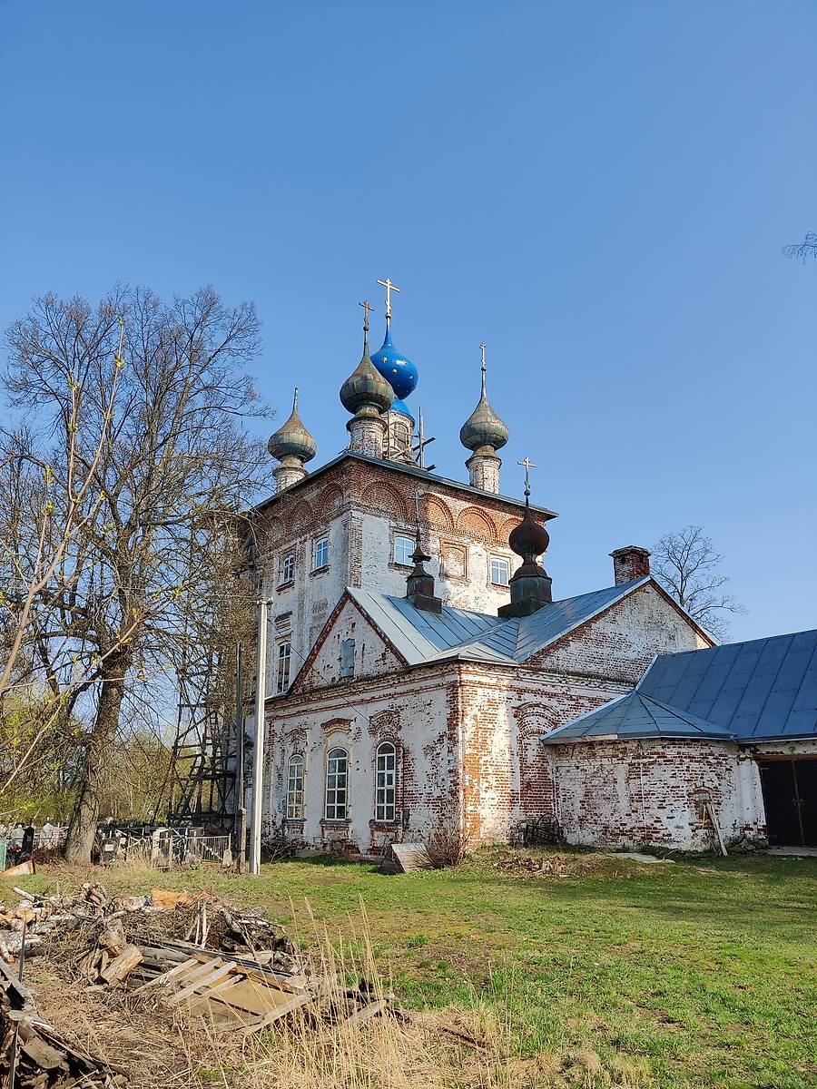 Общий вид с Северо-Запада, фасады. Церковь Рождества Пресвятой Богородицы, Шапкино (Савинский район, Ивановская область)
