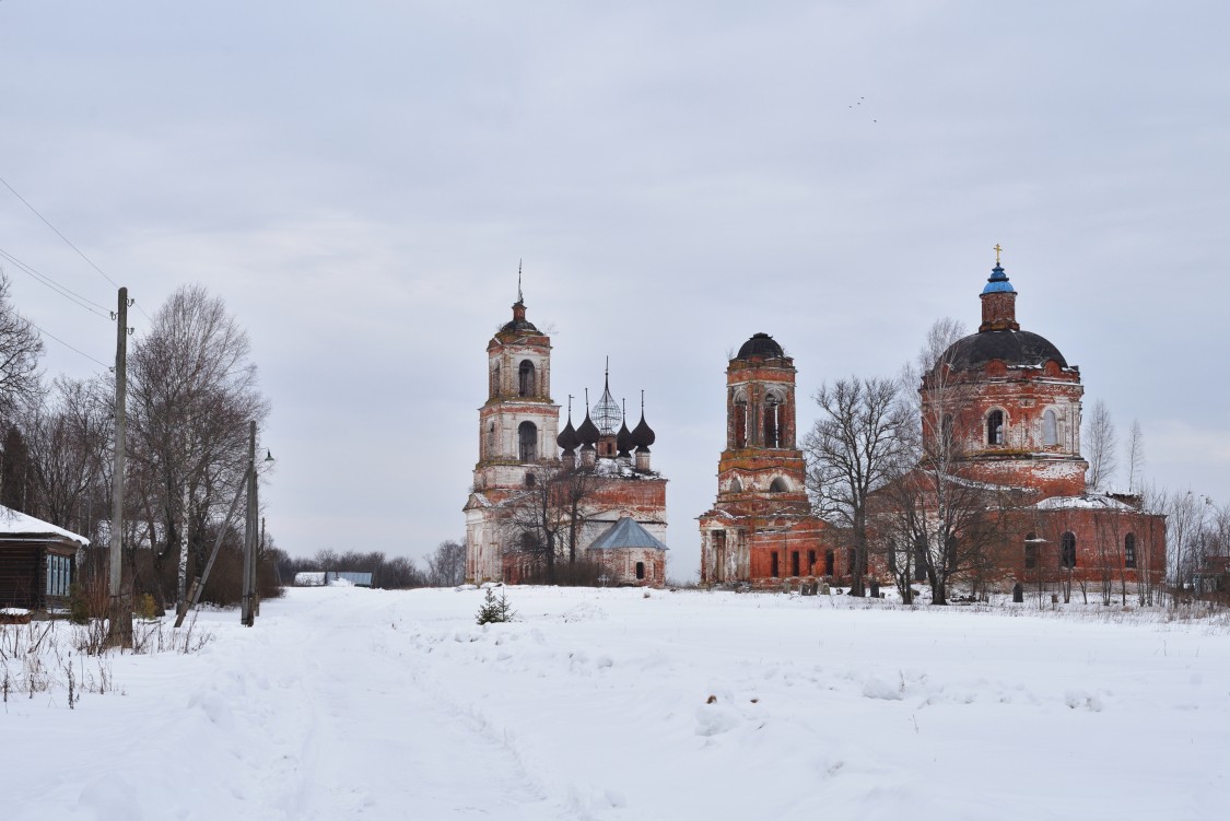 Алексино. Храмовый комплекс. Церкви Рождества Пресвятой Богородицы и Иоакима и Анны. фасады, Вид с юго-востока