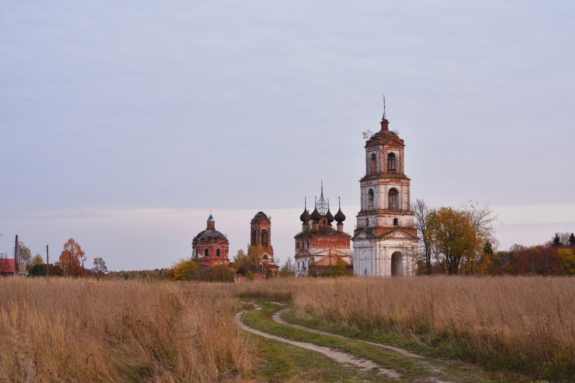 Алексино. Храмовый комплекс. Церкви Рождества Пресвятой Богородицы и Иоакима и Анны. фасады