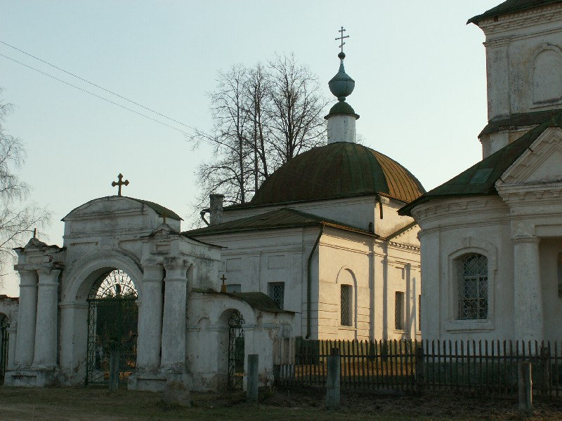 Погост Дмитрия Солунского. Церковь Митрофана Воронежского. фасады