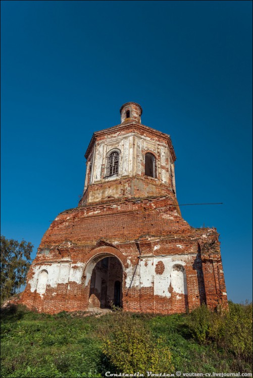 Гари. Церковь Троицы Живоначальной. фасады