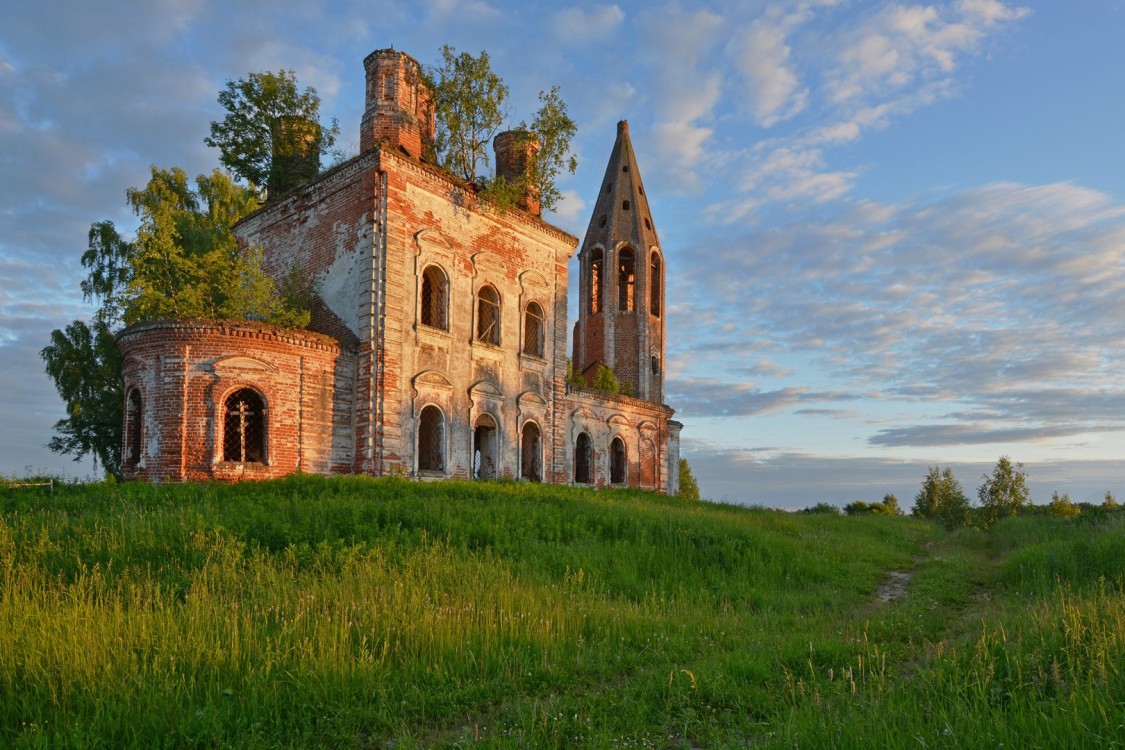 Церковь Покрова Пресвятой Богородицы, Осоево (Ростовский район, Ярославская область). фасады, Вид с северо-востока