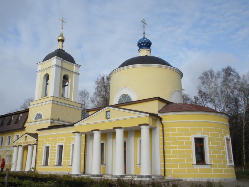 Сергиев Посад. Церковь Покрова Пресвятой Богородицы (Всех Святых) на Кокуевском кладбище. фасады, Вид с юго-востока