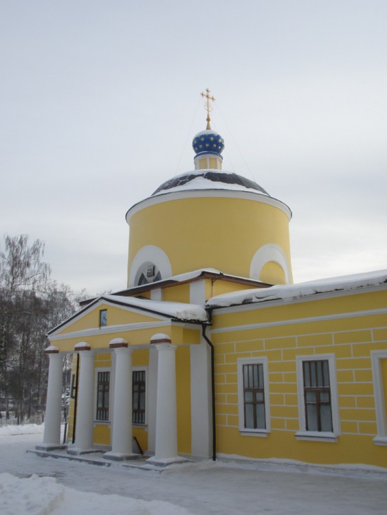 Церковь Покрова Пресвятой Богородицы (Всех Святых) на Кокуевском кладбище, Сергиев Посад (Сергиево-Посадский городской округ, Московская область). фасады, Основной объем храма, вид с северо-запада