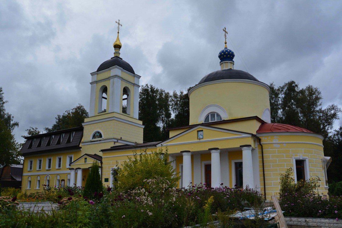 Церковь Покрова Пресвятой Богородицы (Всех Святых) на Кокуевском кладбище, Сергиев Посад (Сергиево-Посадский городской округ, Московская область). фасады