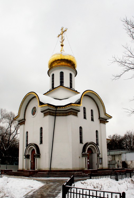 Выхино-Жулебино. Храм-часовня Ксении Петербургской на Кузьминском кладбище. фасады