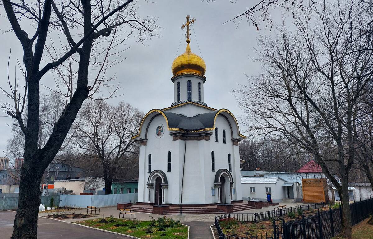 Храм-часовня Ксении Петербургской на Кузьминском кладбище, Выхино-Жулебино (Юго-Восточный административный округ (ЮВАО), г. Москва). фасады
