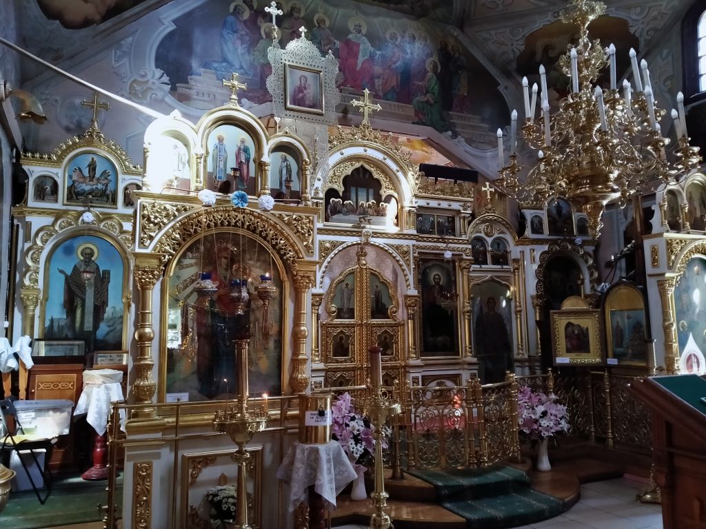 Церковь Троицы Живоначальной в Наташине, Люберцы (Люберецкий городской округ, гг. Лыткарино, Котельники, Московская область). интерьер и убранство, интерьер основного объема (иконостас)