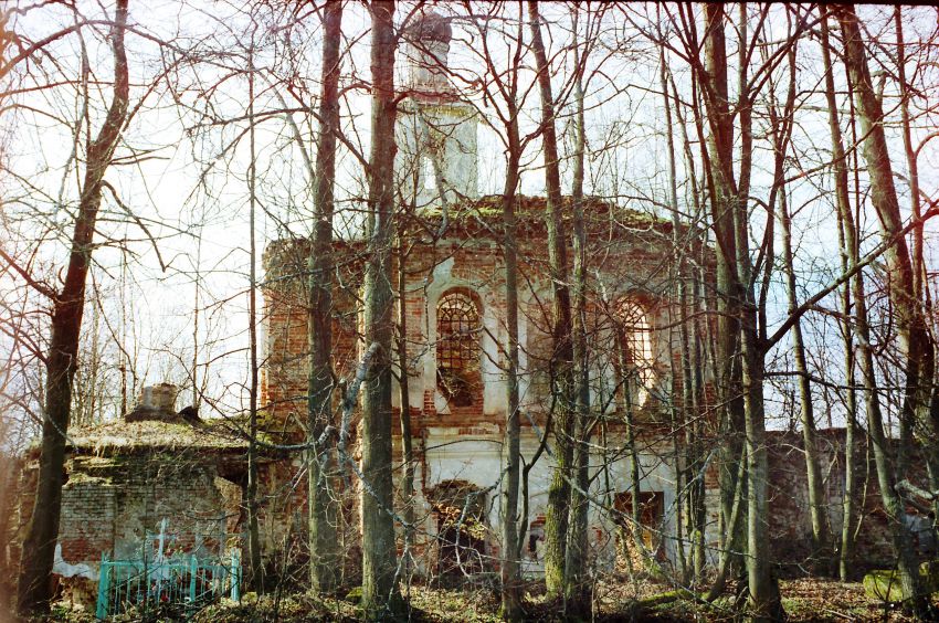 Церковь Спаса Нерукотворного Образа, Ильинское (Чисменский с/о) (Волоколамский городской округ, Московская область). фасады