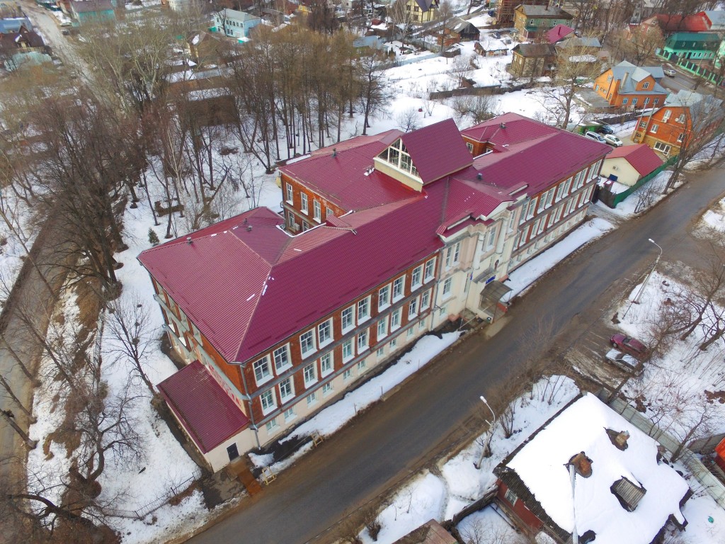 Церковь Марии Магдалины при убежище сестёр милосердия Красного Креста, Сергиев Посад (Сергиево-Посадский городской округ, Московская область). общий вид в ландшафте, Вид с юго-востока, фото с квадрокоптера