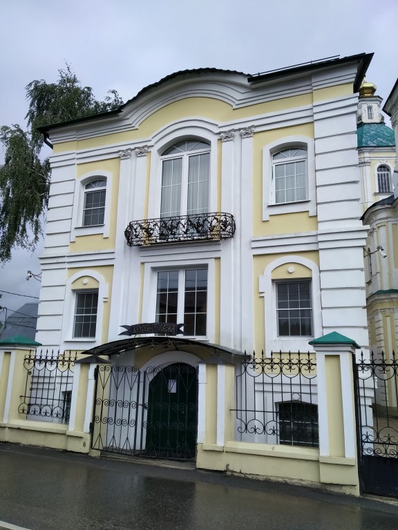 Церковь Спаса Нерукотворного Образа в Киове, Лобня (Мытищинский городской округ и гг. Долгопрудный, Лобня, Московская область). дополнительная информация, здание воскресной школы