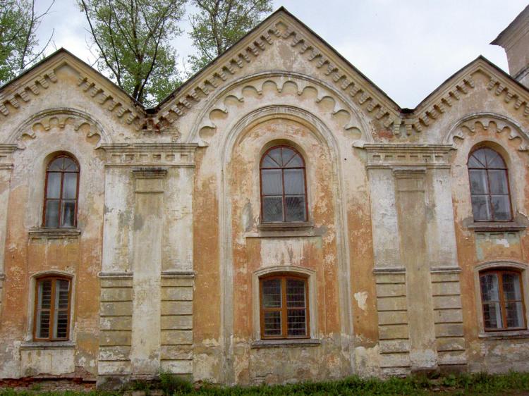 Ржев. Домовая церковь Смоленской иконы Божией Матери при бывшем женском епархиальном училище. архитектурные детали