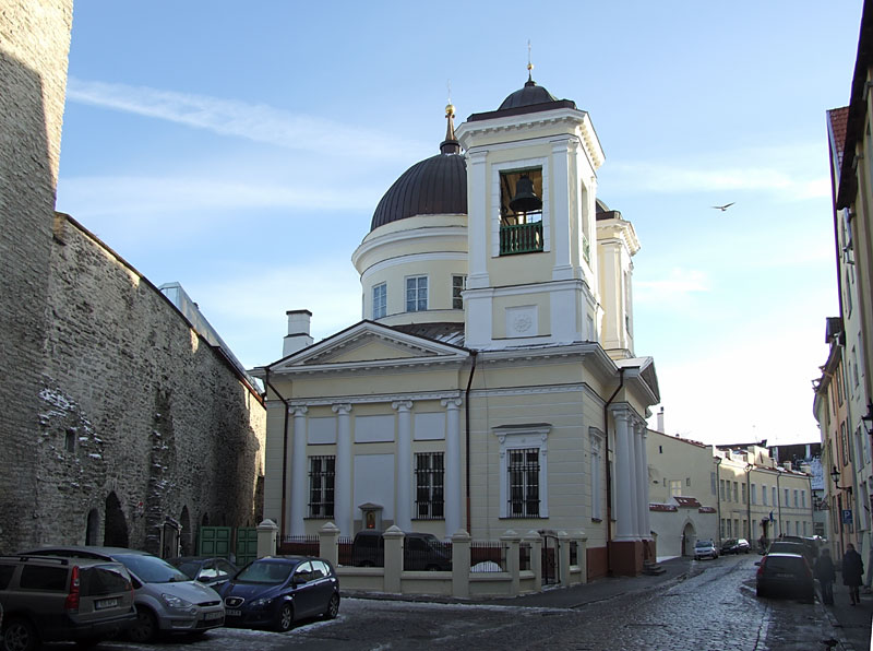 Таллин. Церковь Николая Чудотворца. общий вид в ландшафте, Вид с северо-запада