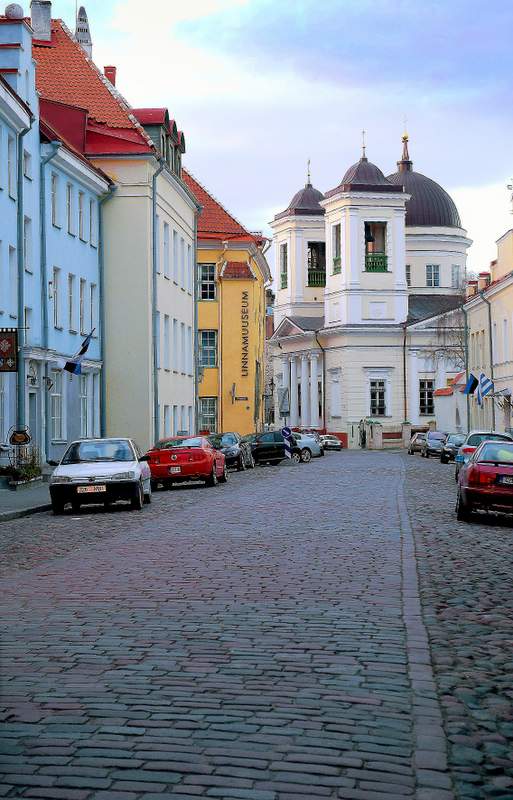 Эстония, Таллин, город, Таллин. Церковь Николая Чудотворца, фотография. общий вид в ландшафте