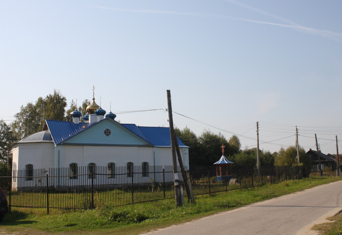 Иванищи. Церковь Покрова Пресвятой Богородицы. фасады, Вид с северо-востока