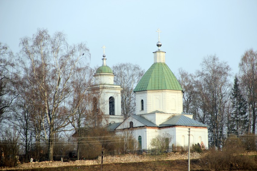 Церковь Троицы Живоначальной, Торжок (Торжокский район и г. Торжок, Тверская область). общий вид в ландшафте