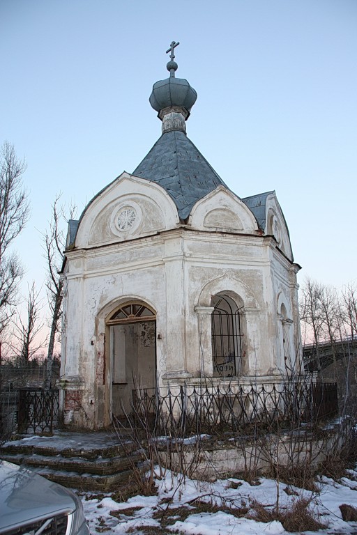 Старица. Часовня Александра Невского. фасады