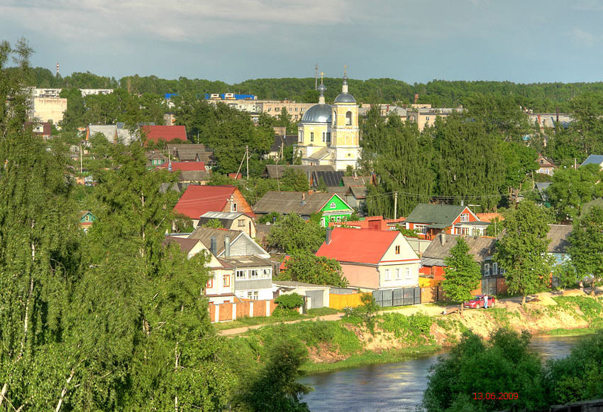 Церковь Николая Чудотворца, Торжок (Торжокский район и г. Торжок, Тверская область). общий вид в ландшафте