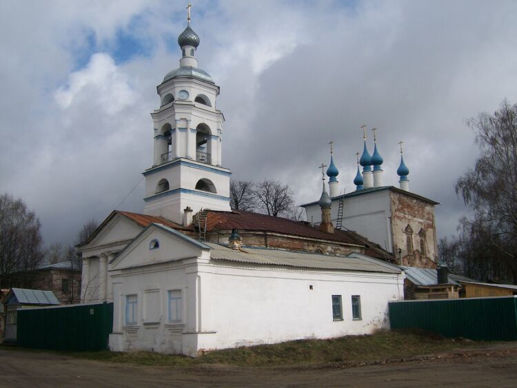 Шуя. Церковь Покрова Пресвятой Богородицы. общий вид в ландшафте