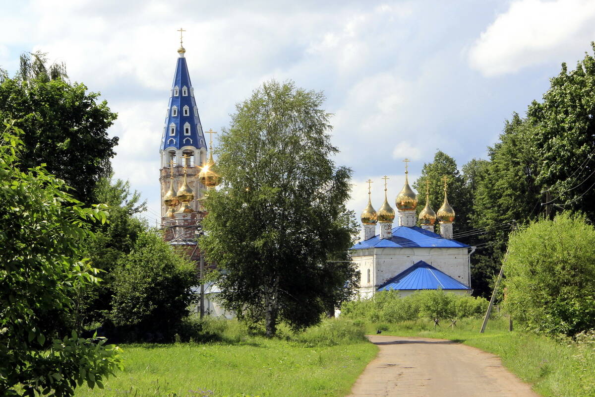 Казанский мужской монастырь, Кузнецово (Шуйский район, Ивановская область). общий вид в ландшафте, Вид с востока.