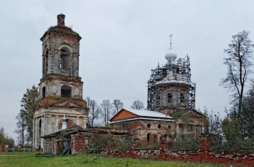 Васильевское. Церковь Успения Пресвятой Богородицы. фасады