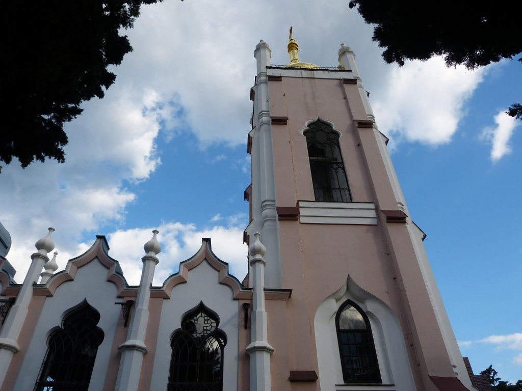 Ялта. Церковь Иоанна Златоуста на Поликуровском холме. фасады