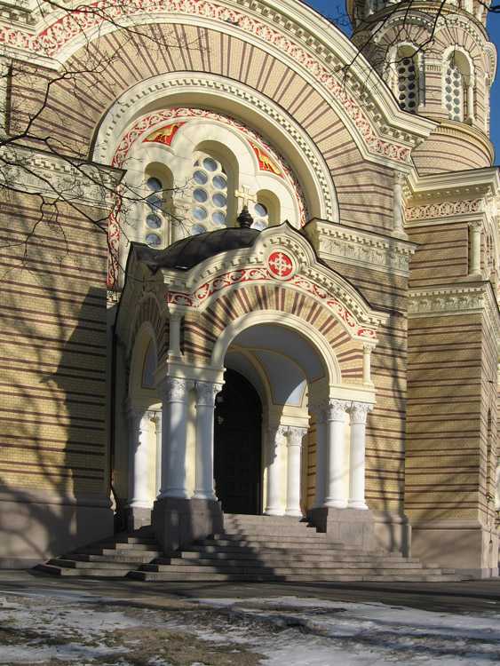 Кафедральный собор Рождества Христова, Рига (Рига, город, Латвия). архитектурные детали, Крыльцо южного входа