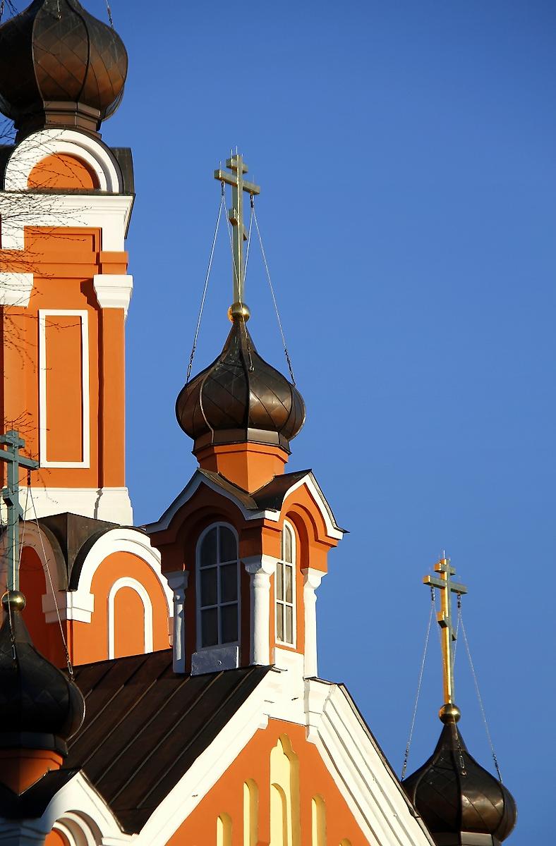 Главки церкви., архитектурные детали. Тихвинский Богородице-Успенский мужской монастырь. Церковь Воздвижения Креста Господня, Тихвин (Тихвинский район, Ленинградская область)