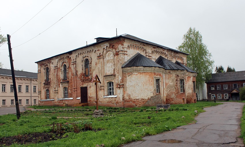 Введенский монастырь. Собор Введения во храм Пресвятой Богородицы, Тихвин (Тихвинский район, Ленинградская область). фасады, Вид с юго-востока