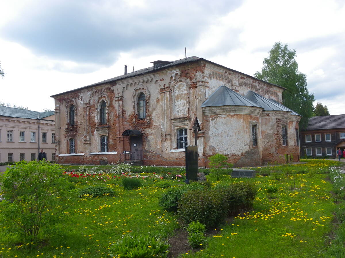 Введенский монастырь. Собор Введения во храм Пресвятой Богородицы, Тихвин (Тихвинский район, Ленинградская область). фасады