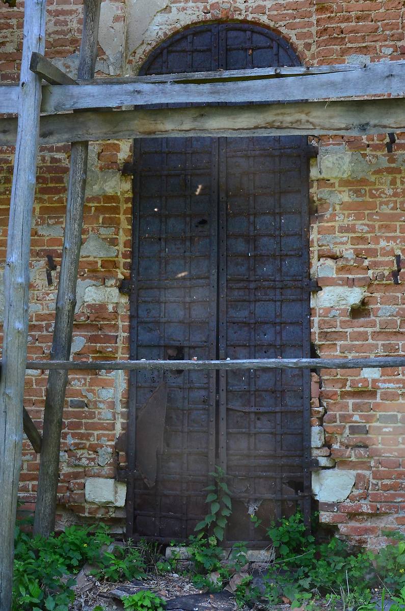 архитектурные детали. Церковь Владимирской иконы Божией Матери, Кудрино (Мещовский район, Калужская область)