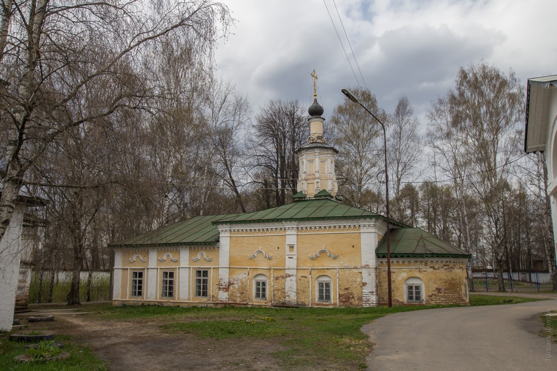 Великий Устюг. Михаило-Архангельский монастырь. Церковь Преполовения Пятидесятницы. фасады