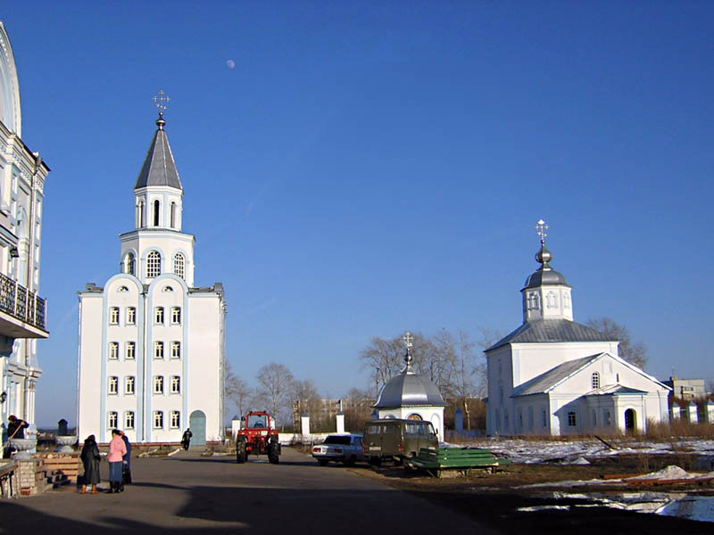 Коряжма. Коряжемский Николаевский монастырь. общий вид в ландшафте