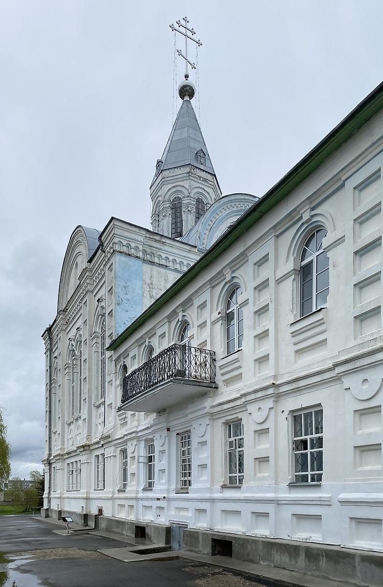 Вид вдоль северного фасада, архитектурные детали. Коряжемский Николаевский монастырь. Церковь Лонгина Коряжемского, Коряжма (Коряжма, город, Архангельская область)