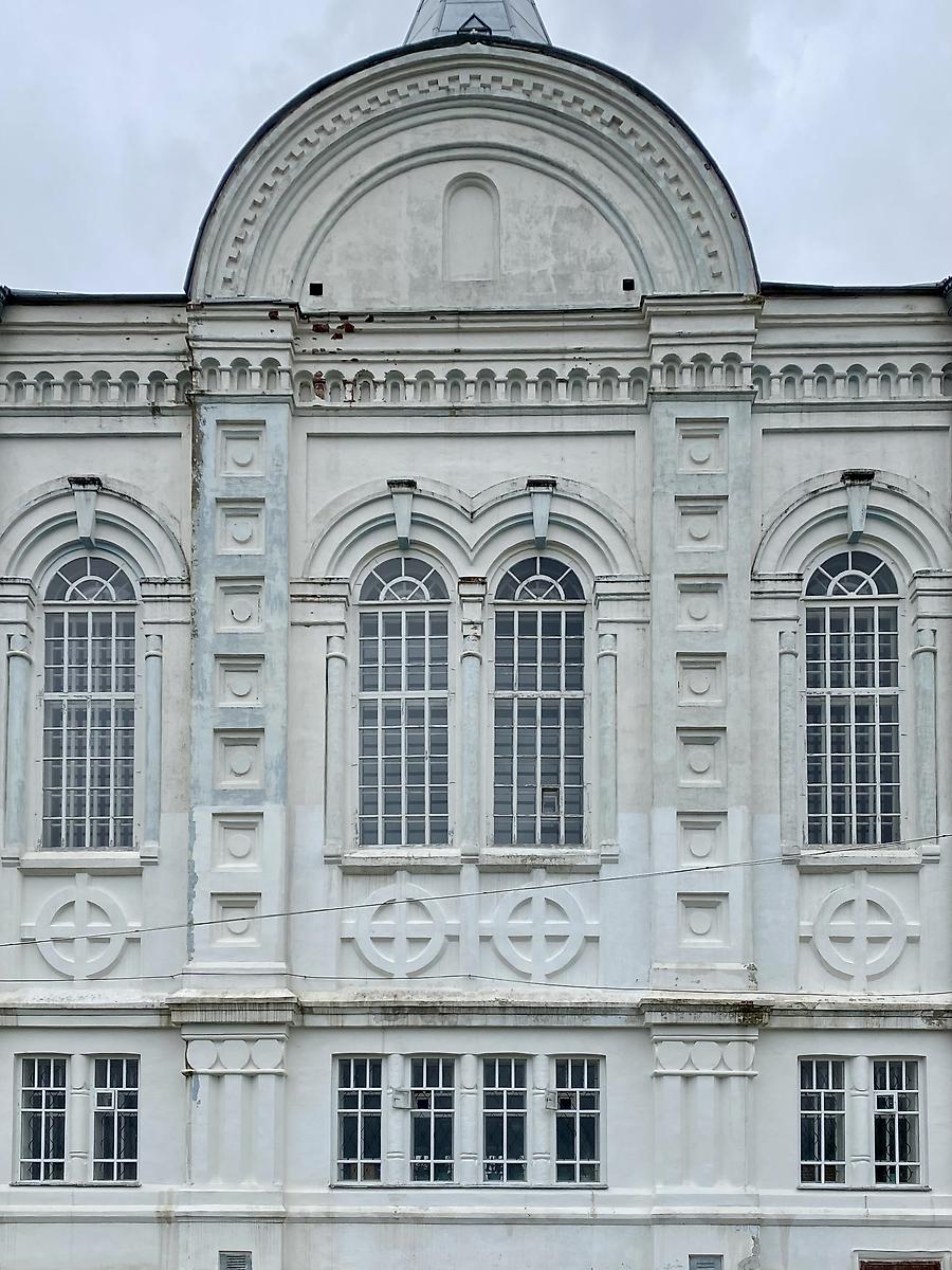 Центральная часть северного фасада, архитектурные детали. Коряжемский Николаевский монастырь. Церковь Лонгина Коряжемского, Коряжма (Коряжма, город, Архангельская область)