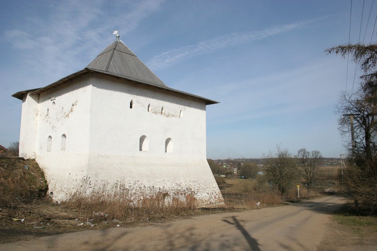 Аркадиевский монастырь, Вязьма (Вяземский район, Смоленская область). дополнительная информация, Приданная монастырю Спасская башня