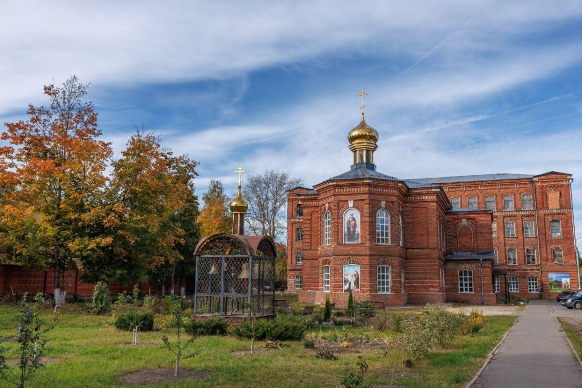 фасады. Домовая церковь Николая Чудотворца при бывшем Никольском училище, Орехово-Зуево (Орехово-Зуевский городской округ, Московская область)