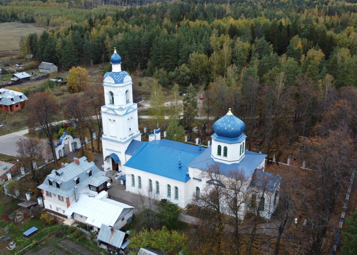 Церковь Рождества Пресвятой Богородицы, Нестерово (Орехово-Зуевский городской округ, Московская область). общий вид в ландшафте