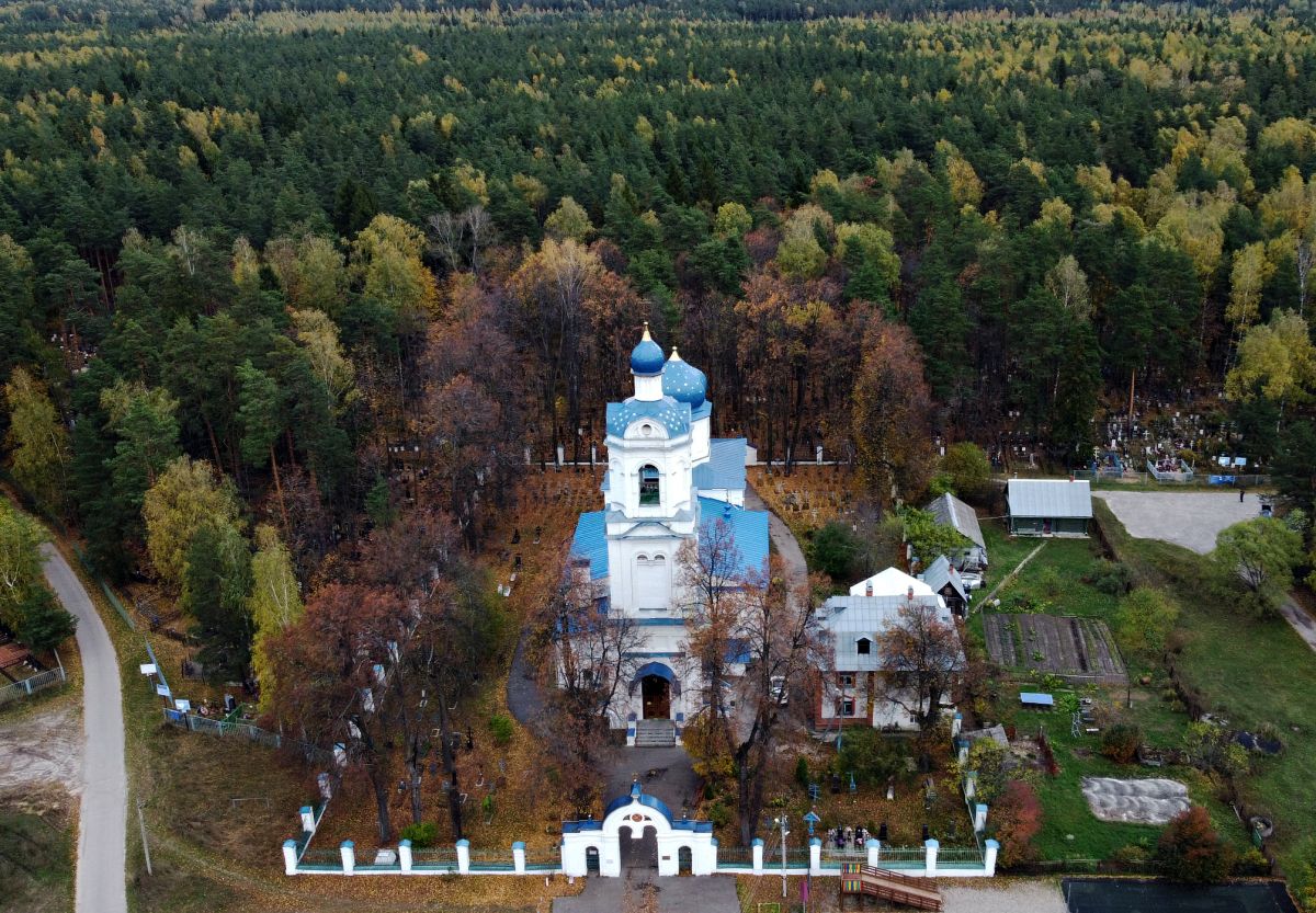 Нестерово. Церковь Рождества Пресвятой Богородицы. общий вид в ландшафте