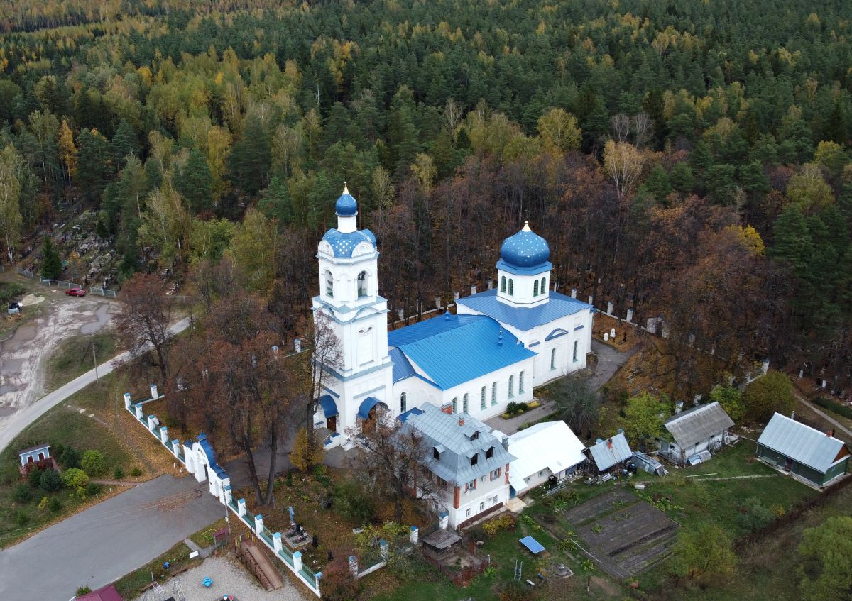 Церковь Рождества Пресвятой Богородицы, Нестерово (Орехово-Зуевский городской округ, Московская область). общий вид в ландшафте
