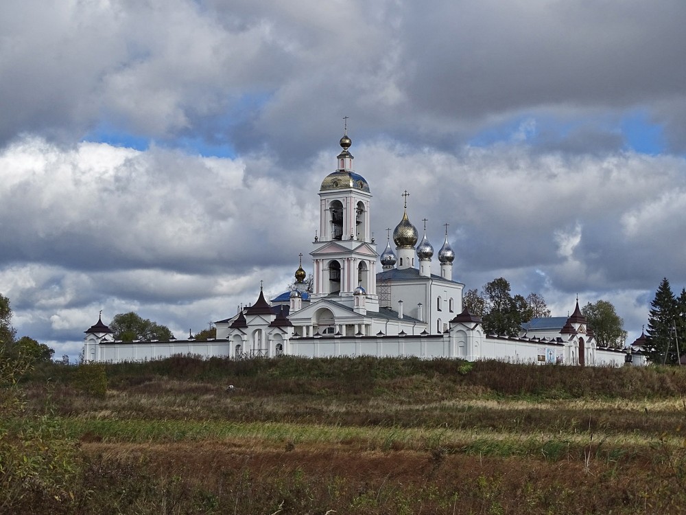 Погост-Крест. Монастырь Креста Господня. фасады