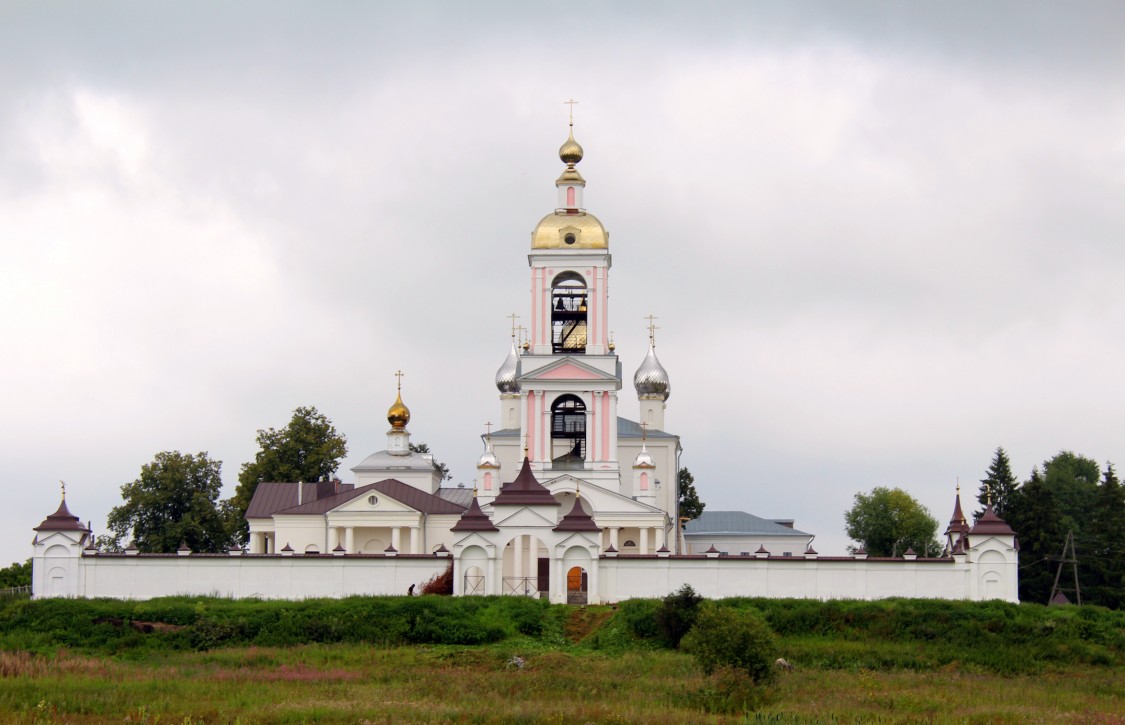 Погост-Крест. Монастырь Креста Господня. фасады