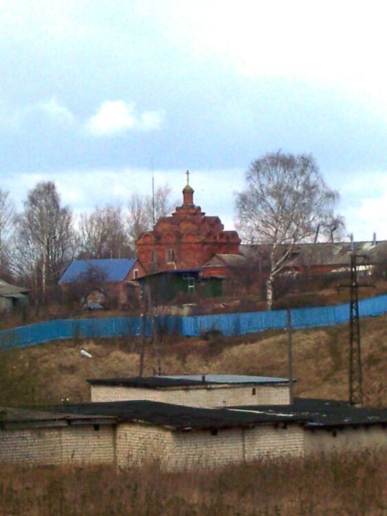 Часовня Казанской иконы Божией   Матери, Приволжск (Приволжский район, Ивановская область). общий вид в ландшафте, Вид с дороги Приволжск-Волгореченск