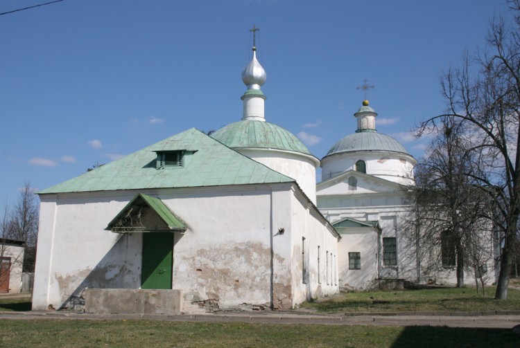 Храмовый комплекс. Собор Благовещения Пресвятой Богородицы и церкви Тихвинская и Скорбященская, Гагарин (Гагаринский район, Смоленская область). фасады