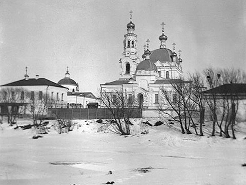 Храмовый комплекс. Собор Благовещения Пресвятой Богородицы и церкви Тихвинская и Скорбященская, Гагарин (Гагаринский район, Смоленская область). архивная фотография, Фото с сайта pastvu.ru Фото начала 20-го века.