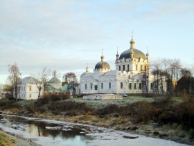 Гагарин. Храмовый комплекс. Собор Благовещения Пресвятой Богородицы и церкви Тихвинская и Скорбященская