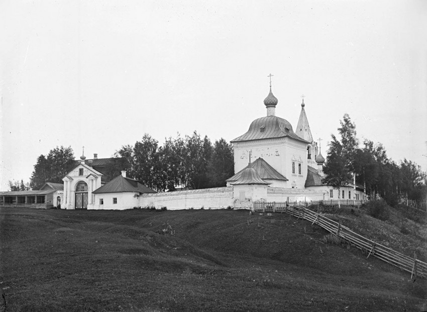 Макариев Решемский монастырь, Решма (Кинешемский район, Ивановская область). архивная фотография, Фото 1894г. Вид на Макарьевский монастырь, с. Решма. Из Альбома 