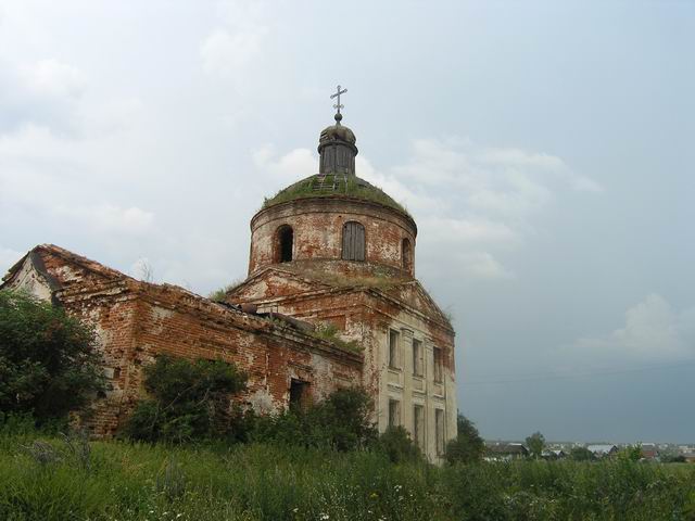 Церковь Троицы Живоначальной, Заречное (Арзамасский район и г. Арзамас, Нижегородская область). общий вид в ландшафте, Летняя церковь во имя Архистратига Михаила 