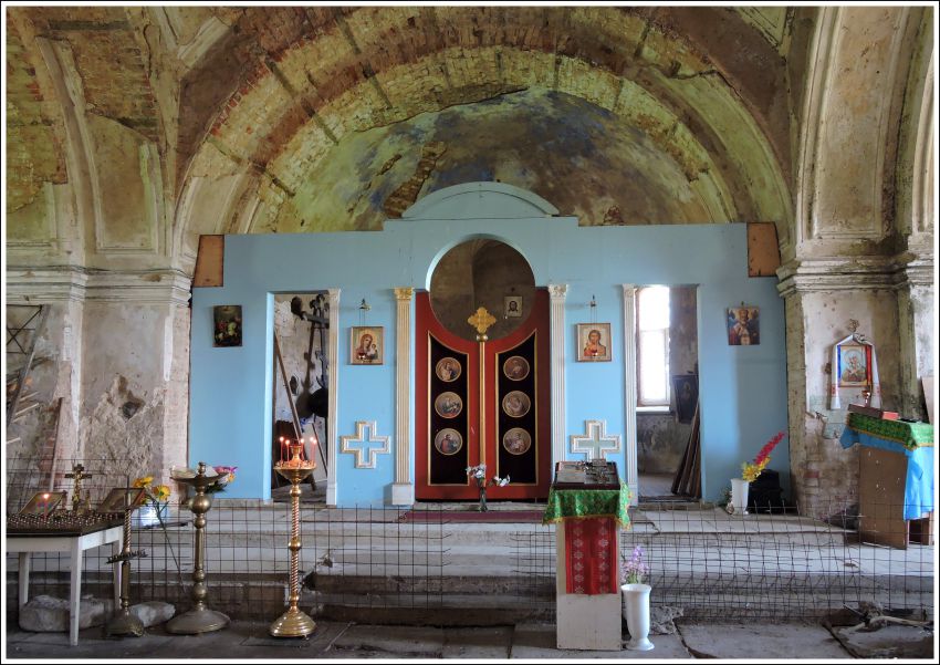 Церковь Успения Пресвятой Богородицы, Лукинское (Кировский район, Ленинградская область). интерьер и убранство